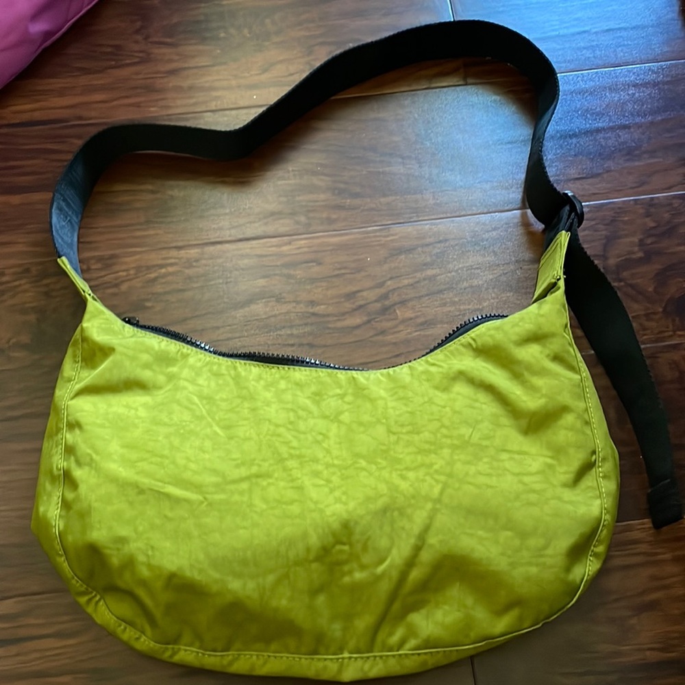 Baggu Medium Crescent Avocado BNWT